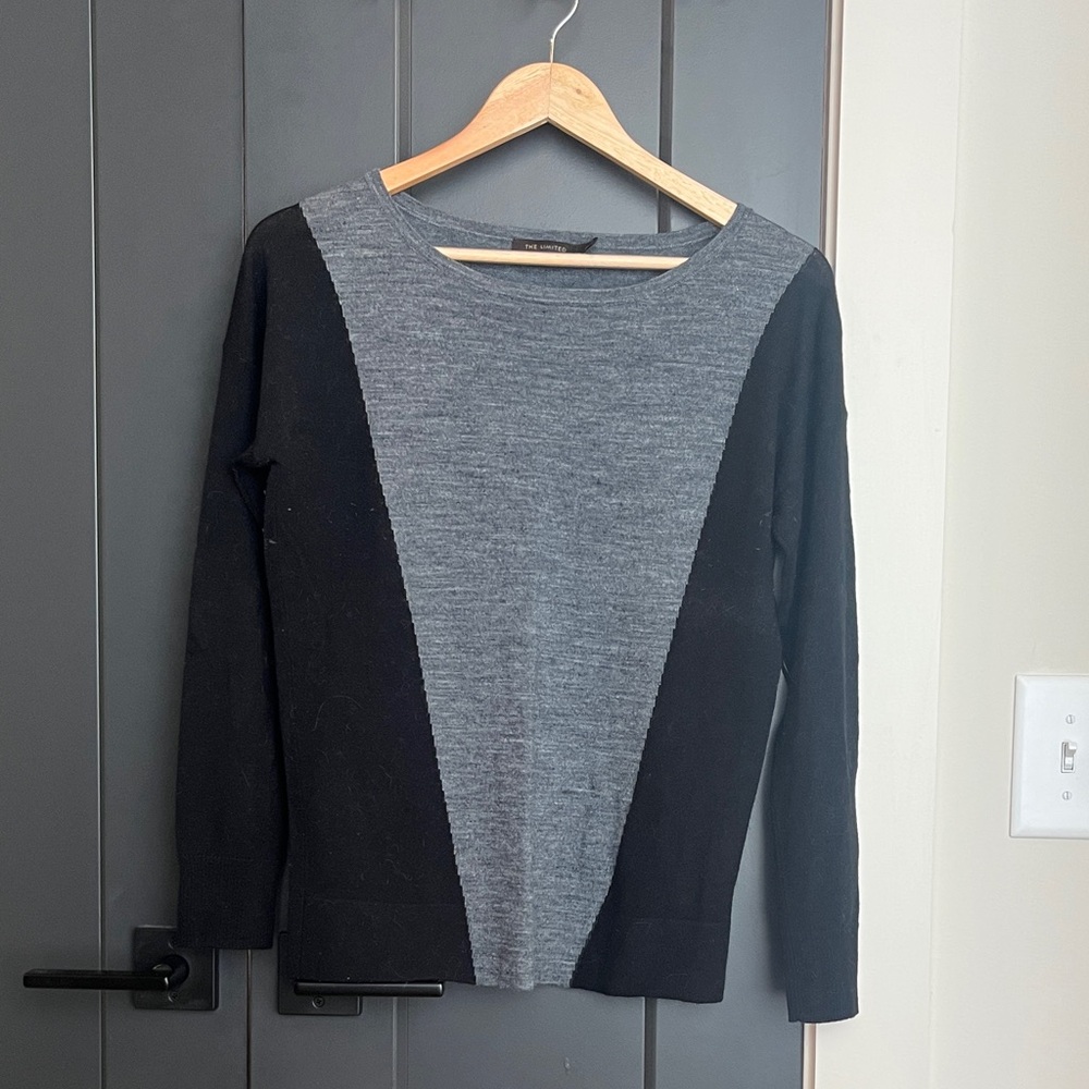 The Limited Gray and Black Crew Neck Sweater